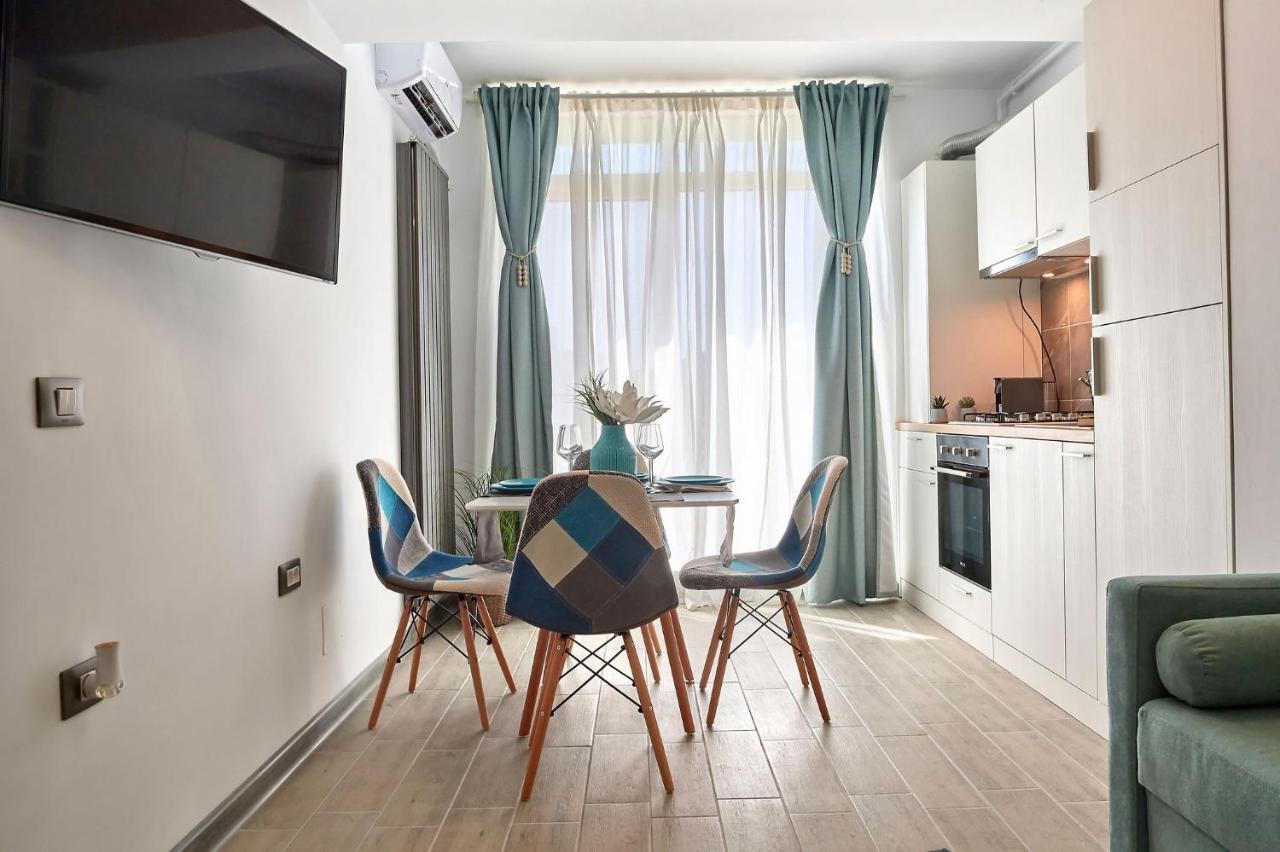 Summer Studio Spa N Pools Beach Resort Năvodari 외부 사진